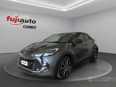 Usata Toyota C-HR Sport 223 CV (164 kW) 2024 Dark grey met/black SUV
