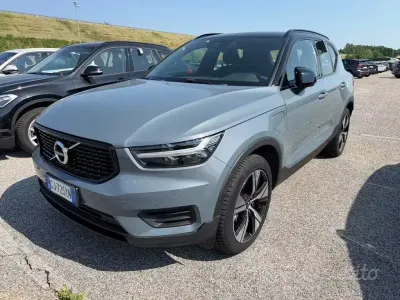Usata Volvo XC40 R-Design 179 CV (131 kW) 2022 Bcolor SUV