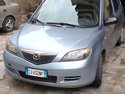 Usata Mazda 2 68 CV (50 kW) 2003 Grigio Utilitaria