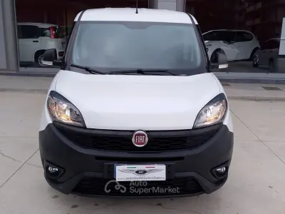 Usata Fiat Doblò Lounge 95 CV (69 kW) 2021 Bianco Monovolume