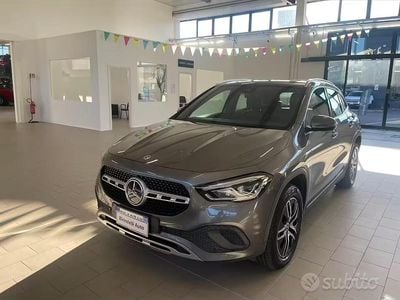 Usata Mercedes GLA180 115 CV (84 kW) 2022 Grigio SUV