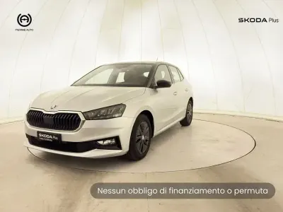 Usata Skoda Fabia Style 110 CV (80 kW) 2023 Argento tetto nero Utilitaria