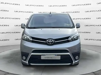 Käytetty Toyota Proace Executive 144 HP (105 kW) 2023 Harmaa Tila-auto
