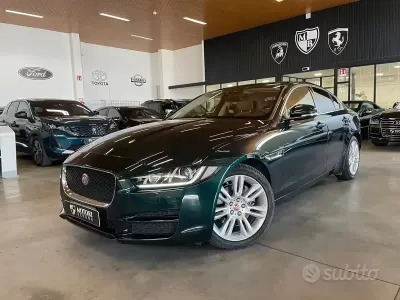 Usata Jaguar XF Prestige 179 CV (131 kW) 2016 Verde Berlina