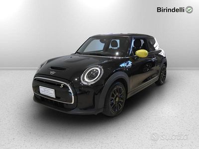 Usata Mini Cooper SE 75 kW (102 CV) 2021 Midnight black metallizzato Utilitaria