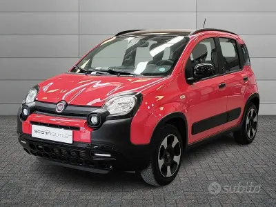 Usata Fiat Panda Cross 69 CV (50 kW) 2019 Rosso Utilitaria
