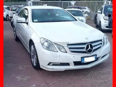 Usata Mercedes E350 231 CV (169 kW) 2010 Bianco Coupé