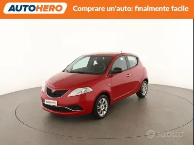 Usata Lancia Ypsilon Gold 70 CV (51 kW) 2016 Rosso Utilitaria