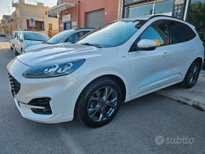 Usata Ford Kuga ST-Line X 120 CV (88 kW) 2022 Bianco SUV