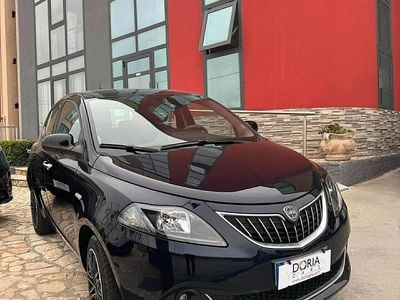 Usata Lancia Ypsilon Gold 69 CV (50 kW) 2022 Blu Utilitaria