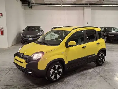 Nuova Fiat Panda Cross 69 CV (50 kW) 2025 Giallo positano pastello (509) Utilitaria