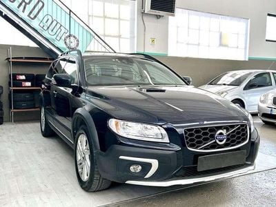 Usata Volvo XC70 181 CV (133 kW) 2016 Blu/azzurro Station wagon