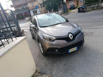 Usata Renault Captur Life 90 CV (66 kW) 2016 Grigio SUV