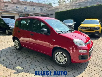 Nuova Fiat Panda Icon 69 CV (50 kW) 2026 Rosso Utilitaria