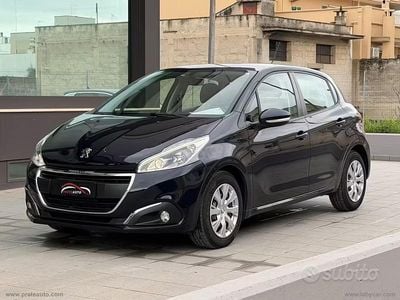 Usata Peugeot 208 Active 102 CV (75 kW) 2019 Blu Utilitaria