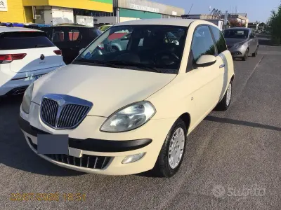 Usata Lancia Ypsilon 60 CV (44 kW) 2005 Giallo Utilitaria