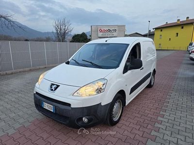 Usata Peugeot Partner 90 CV (66 kW) 2010 Bianco Monovolume