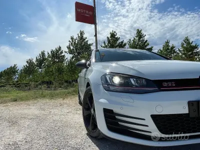 Käytetty VW Golf VII GTI 230 HP (169 kW) 2016 Valkoinen Sedan