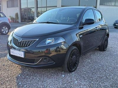Usata Lancia Ypsilon Silver 69 CV (50 kW) 2022 Nero Utilitaria