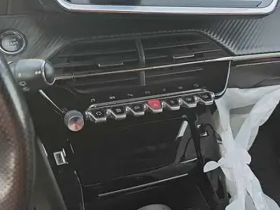 Usata Peugeot 2008 GT-line 102 CV (75 kW) 2020 Bianco SUV