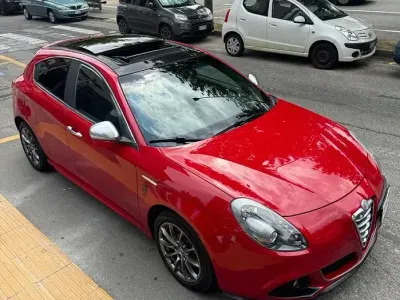 Usata Alfa Romeo Giulietta 170 CV (125 kW) 2011 Rosso Utilitaria