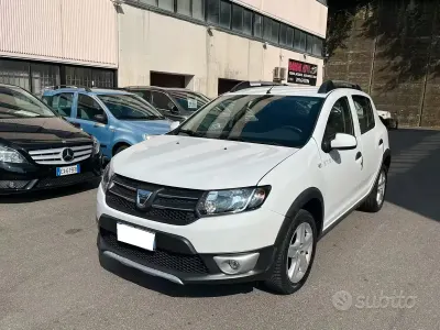 Usata Dacia Sandero Prestige 90 CV (66 kW) 2016 Bianco Berlina