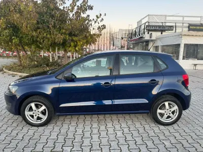 Begagnad VW Polo Comfortline 75 HK (55 kW) 2013 Grå Sedan