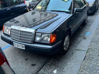 Mercedes E200