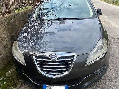 Usata Lancia Delta 120 CV (88 kW) 2013 Grigio Utilitaria