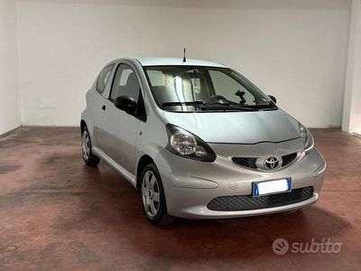 Grigio Usata 2008 Toyota Aygo Utilitaria | 3499 € (Buon prezzo)