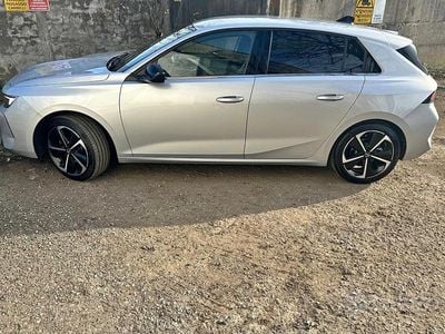 Usata Opel Astra 130 CV (95 kW) 2023 Grigio Berlina