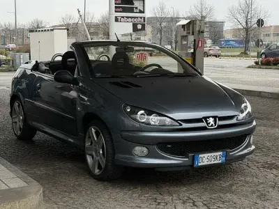 Usata Peugeot 206 CC 109 CV (80 kW) 2006 Cabrio
