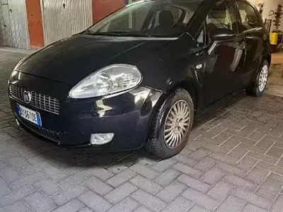 Usata Fiat Grande Punto 77 CV (56 kW) 2009 Nero Utilitaria