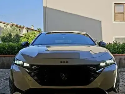 Usata Peugeot 308 GT 150 CV (110 kW) 2022 Berlina