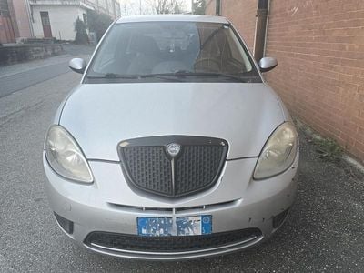 Usata Lancia Ypsilon 60 CV (44 kW) 2009 Argento Utilitaria