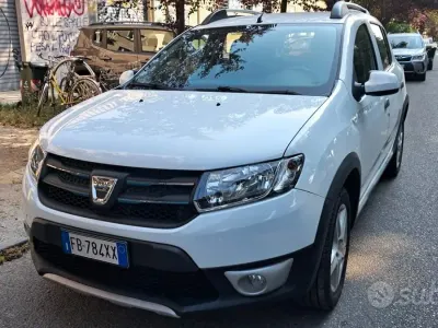 Usata Dacia Sandero Stepway 90 CV (66 kW) 2015 Bianco Berlina