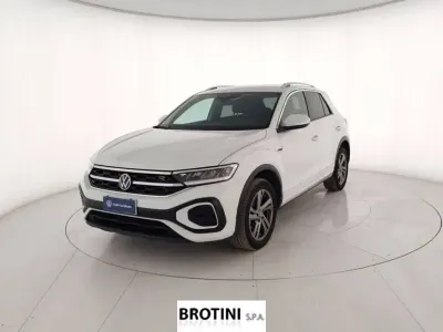 Usata VW T-Roc R-line 116 CV (85 kW) 2023 Blu pastello SUV