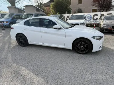 Occasion Alfa Romeo Giulia 180 ch (132 kW) 2018 Blanc Berline
