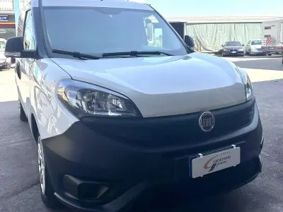 Usata Fiat Doblò 90 CV (66 kW) 2022 Bianco Monovolume