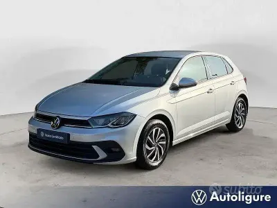 Usata VW Polo Life 95 CV (69 kW) 2023 Grigio Utilitaria