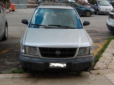 Usata Subaru Forester 122 CV (89 kW) 1998 Grigio SUV