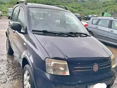 Usata Fiat Panda 4x4 69 CV (50 kW) 2011 Blu Utilitaria
