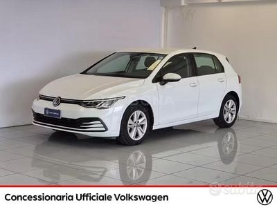 Usata VW Golf VIII Life 131 CV (96 kW) 2022 Bianco Berlina