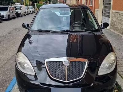 Usado Lancia Ypsilon 60 HP (44 kW) 2008 Preto Citadino