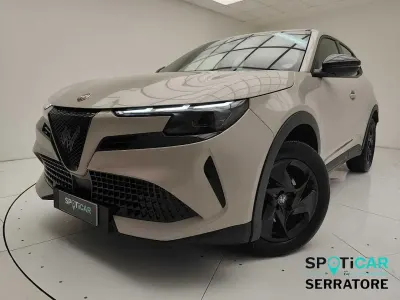 Käytetty Alfa Romeo Junior 145 HP (106 kW) 2025 Valkoinen Katumaasturi