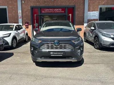 Begagnad Toyota RAV4 Hybrid Active 218 HK (160 kW) 2025 Grå SUV