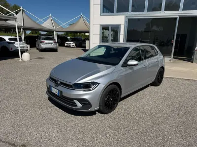 Usata VW Polo Style 95 CV (69 kW) 2023 Argento Utilitaria