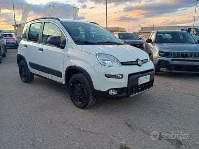 Usata Fiat Panda 4x4 S 95 CV (69 kW) 2018 Bianco Utilitaria