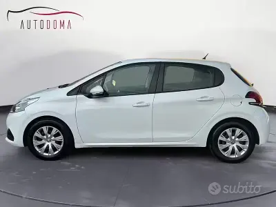 Usata Peugeot 208 Access 68 CV (50 kW) 2017 Bianco Utilitaria