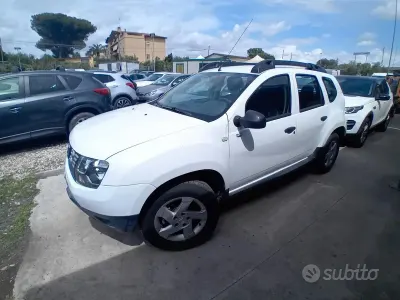 Usata Dacia Duster Lauréate 109 CV (80 kW) 2016 Bianco SUV